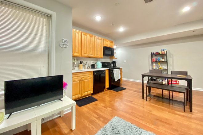 Living room, Kitchen - 2019 N 17th St. Unit C Apartments