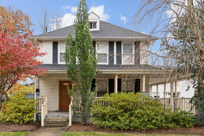 front of house - 8111 51st Ave (Close to UMD Campus!)