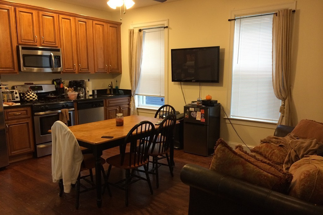 living - RENOVATED 5 BED 2 BATH WITH IN-UNIT LAUNDRY! 9/1/26! Apartments