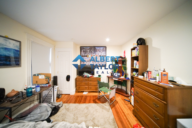 Bedroom - FULL HOME! 5BED/2.5BATH Moments from BU Campus!