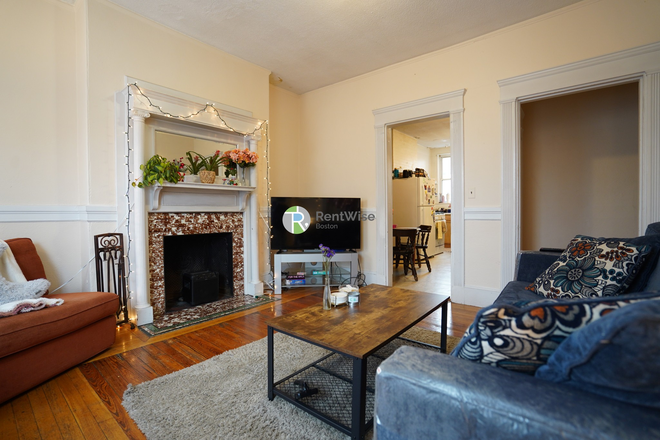 1 - JUNE 2026-Amazing Coolidge Corner 4 bed, H/HW inc. No Fee! Apartments