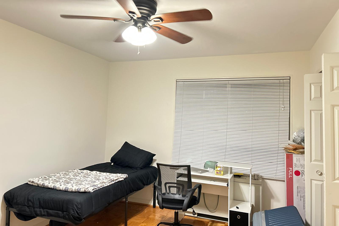 Bedroom - College park towers