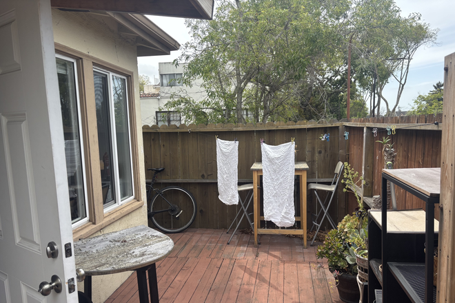 private patio - North Berkeley One-bedroom Sublet