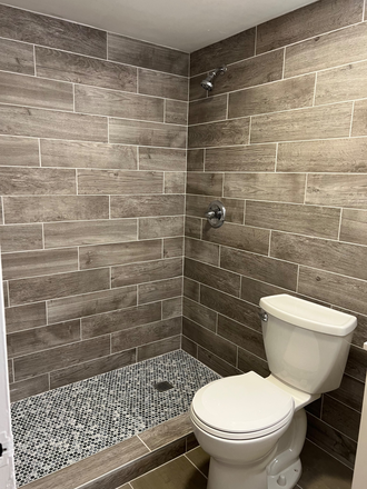 Bathroom - Renovated 3bed in Heart of Old Town Condo