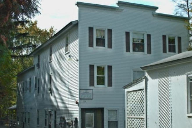 EXTERIOR - 124 Amity St, Amherst MA Apt. #4