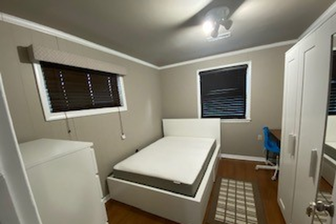 Bedroom - WELCOME TO COLLEGE PARK WOODS!  Beautiful HUGE home, Fully Furnished!