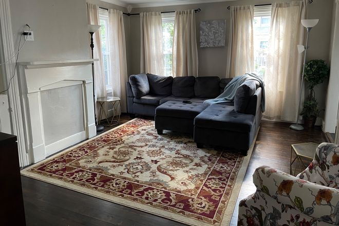 Shared living room - Furnished room for PU affiliate only-Chestnut St-Princeton House
