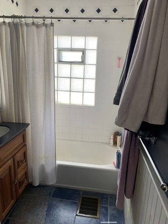 Shared bathroom - Bedroom summer sublet available in a 4-bedroom home, 10-min walk to Harvard Square