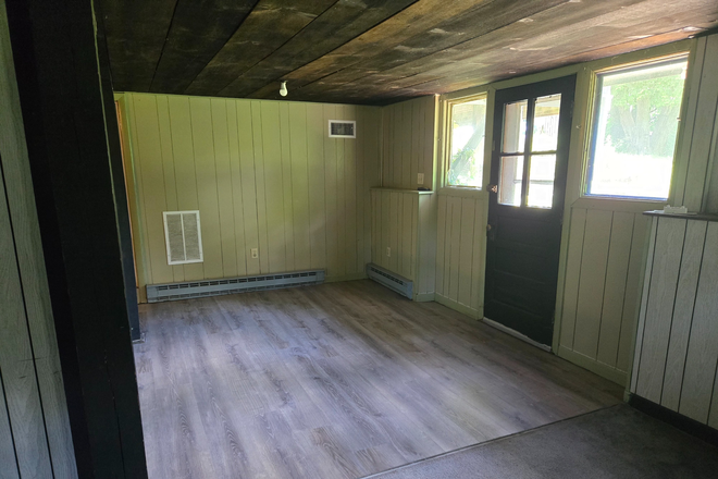 Den and patio door - Privacy for renters - 2 freestanding apts at country estate