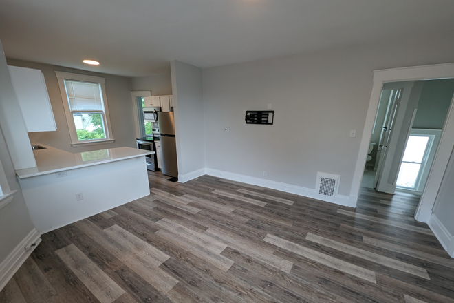 Living Room - Beautiful Housing, New Kitchen, Convenient to Campus on Spencer Ave with Bonus Room Available June Duplex