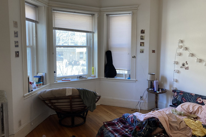 Bedroom - 2 Bed Available 9/1/25! *CONTACT NOAH 603-470-8181*