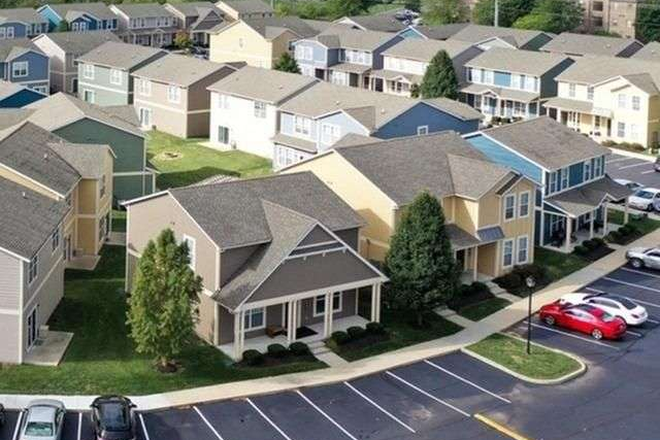 Outside Street View - Cottages on Lindberg