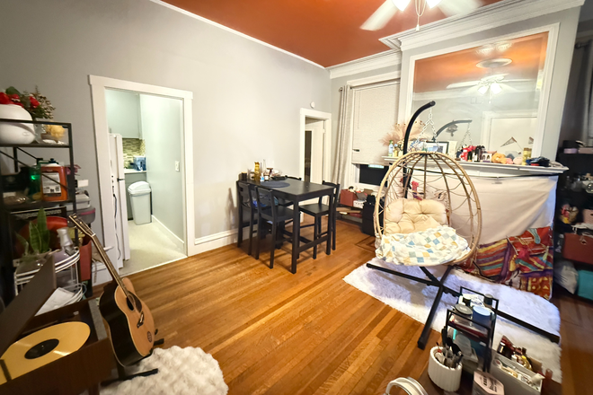 Living Room - 371 Angell St. - Utility Included- 1b1b Apartment for Winter/Spring Semester