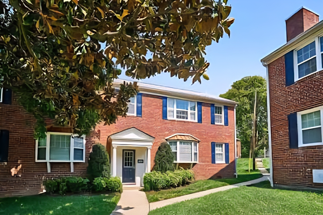 Building Exterior - Rodgers Forge Apartments