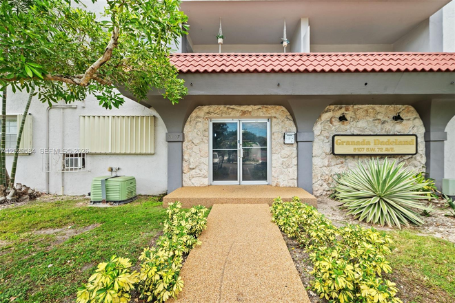 Outside view - Granada Dadeland Condo. Fully remodeled. Stainless steel appl., balcony. Pool & Clu