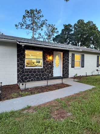 Street view - Gorgeous 4/2 Conveniently located minutes to UCF
