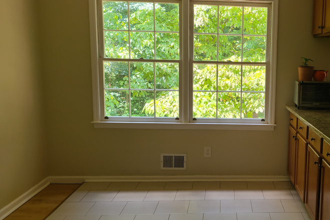 Living room - Renovated house 10 min from KSU