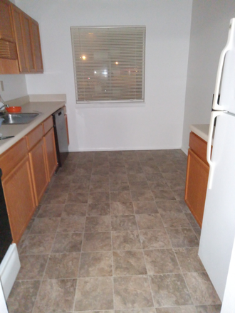 Kitchen - Foxridge Apartments