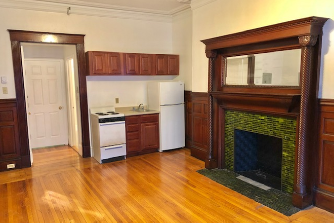 a - NO BROKER FEE Apartments