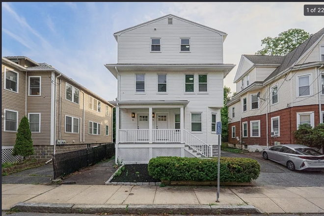 Outside street view - Room w/ Private Bathroom in Modern, Newly Renovated 4 Bedroom House