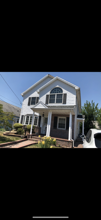 Outside - 1109 Merillon Street Uniondale- Hofstra/Adelphi Students House