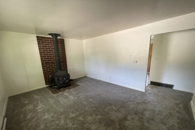 2 - AUGUST PRE-LEASING: 4325 Brookfield Dr. House