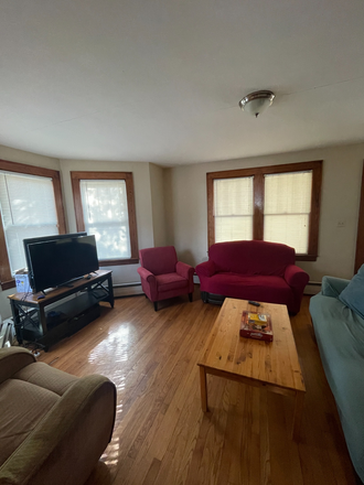 Living Room - Farm House Close to Campus