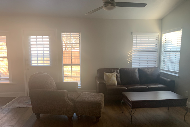 DEN - PRIVATE MASTER BEDROOM SUITE WITH BATH - GIRLS ONLY HOUSE, FURNISHED, NEWLY REMODELED HOME