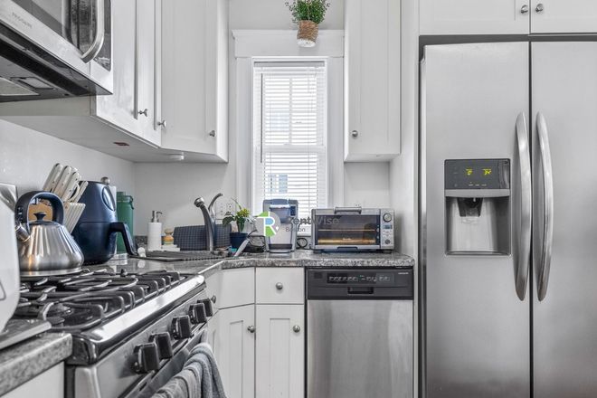 1 - Fantastic Medford 3 bed 1 bath | No Broker Fee Apartments