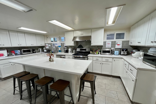 Shared fully equipped Kitchen - White House Rooming House-3 blocks to UCB Southside-Large private & shared furnished rooms