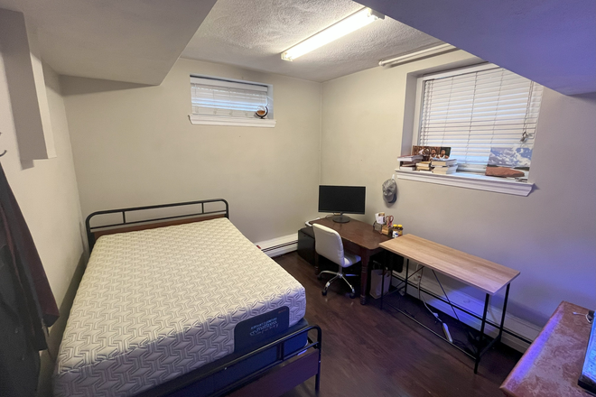 Bedroom - Jersey St. Apartment