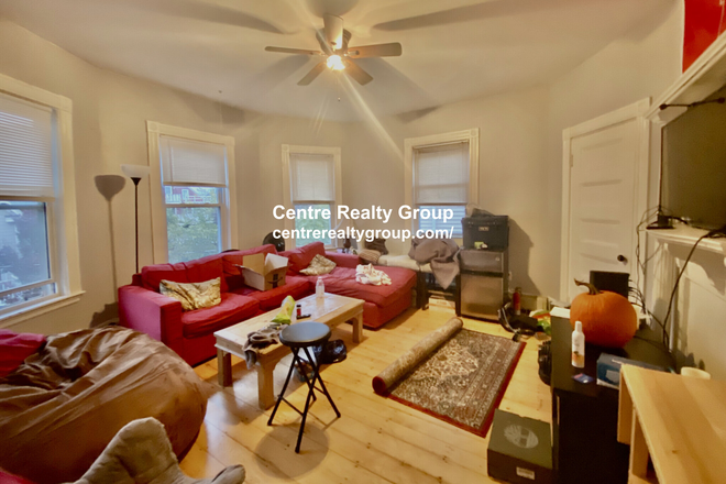 living room - 5 Bedroom on Cherokee St. w/ laundry, deck & tons of natural sunlight! Apartments