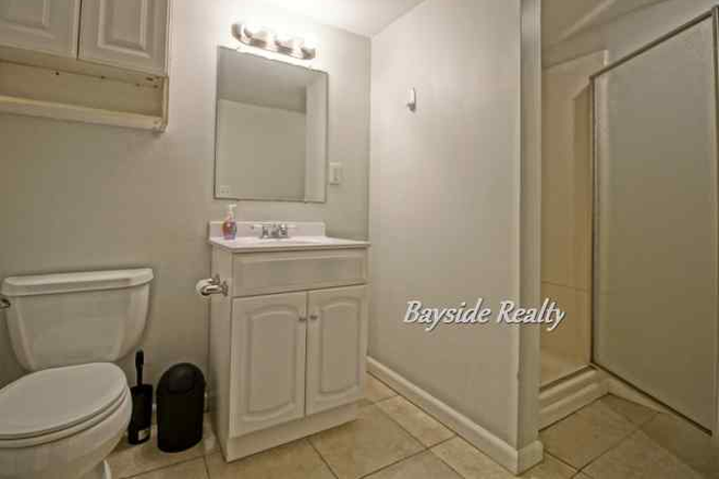bath - No Fee ! grweat location! garden level, private entrance. Harvard , redline Apartments