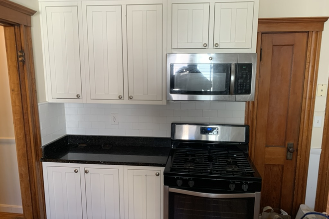 kitchen - 3 bedroom / 1 Bath in Tufts area for 6/1/26 (4 and 5 bedroom options available) Apartments