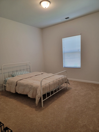 Room - 1 Private room with private bathroom at 15 minutes from Gainesville campus House