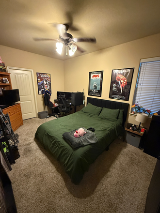 Private Room - Barracks Townhomes