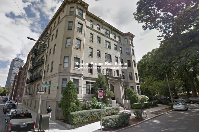 a - 2 bedrooms, NO FEE Condo