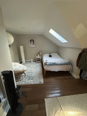 Bed view - Summer Sublet Available for Female Student | UofT St. George Area