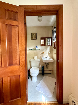 Bathroom - Separate suite House
