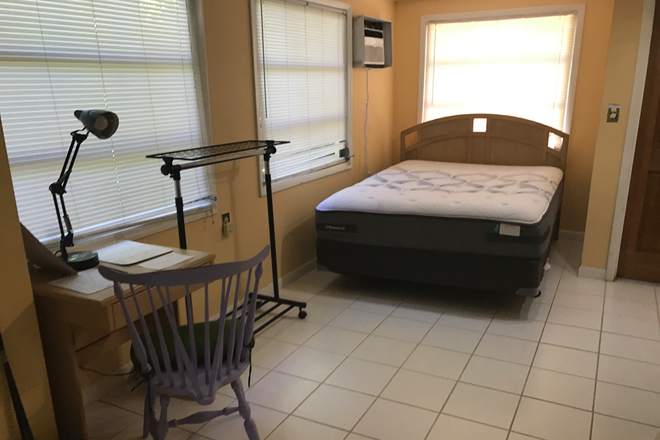 Bedroom - Bible Estates Boca Raton close to campus walk cycle or drive House