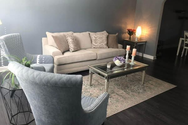 Furnished Living Room - Room in Townhouse 12 Minutes from TU