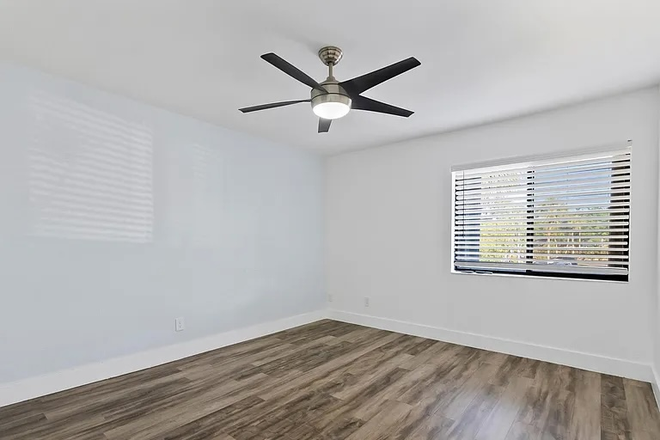 Empty Bedroom - All Inclusive 2/2 - Looking for Roommate Condo