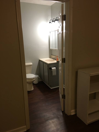 Full bathroom - Garage Apartment