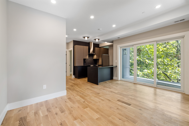 Call NOW for showings! 617-236-8550 - LUBEC ST - CHIC MODERN LUXURY 3BR IN JEFFRIES POINT AVAIL *9/1/2026* W/ 2 BATH, IN UNIT W/D, DECK! Apartments