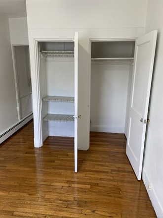 . - **NO BROKERS FEE!!* Heat included! 1 Bed / 1 Bath in Kendall avail. 9/1/26!! Apartments