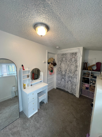 bedroom different angle  (furniture included) - House off campus on the hill (amazing location)