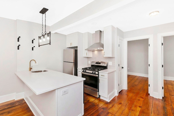 kitchen - LOCATION! Renovated 3 Bed/2Bath w/ LAUNDRY IN UNIT! Avail. 9/1/26!! Apartments