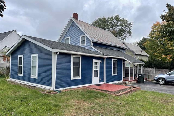 outside - Single-family home in Downtown