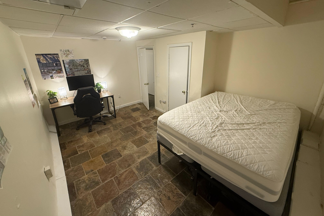 Bedroom - Summer 1 & 2 Sublet Right Next to Campus