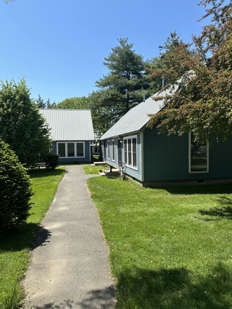 Outside view from sidewalk - Puffton Village 3 Bedroom Apartment for Summer